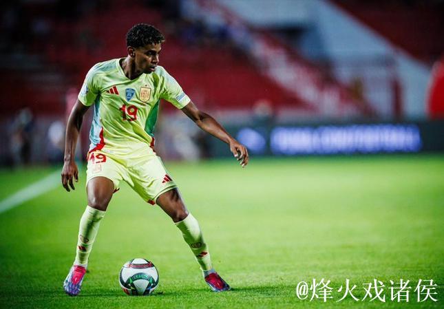 莱万荣膺赛季最佳球员 德甲收官日两大悬念尘埃落定 莱万荣膺赛季最佳球员 德甲收官日两大悬念尘埃落定