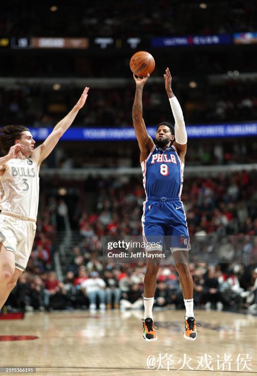 乔治三分7中0表现低迷，全场17投8中仍砍25分7助